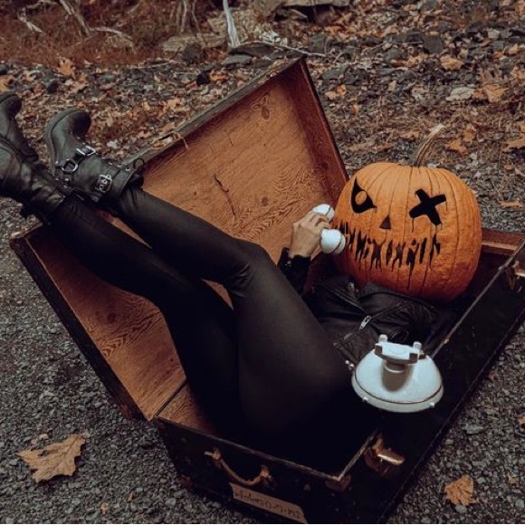 Meet your Posher, Frankie 💋 - Picture 3 of 10